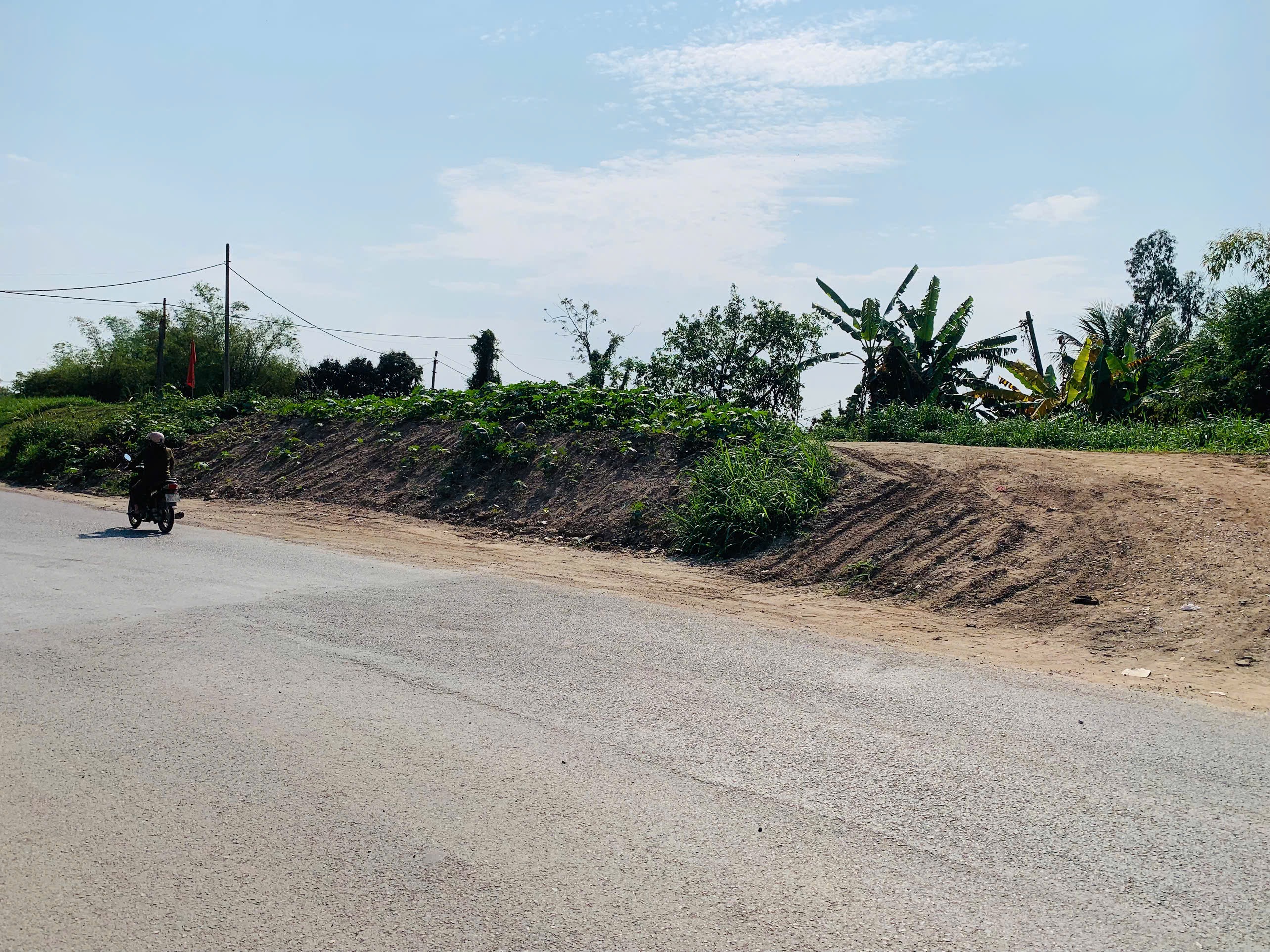 Công an phường Nam Đồng rà soát, đề xuất xử lý các vị trí tiềm ẩn, nguy cơ tai nạn giao thông